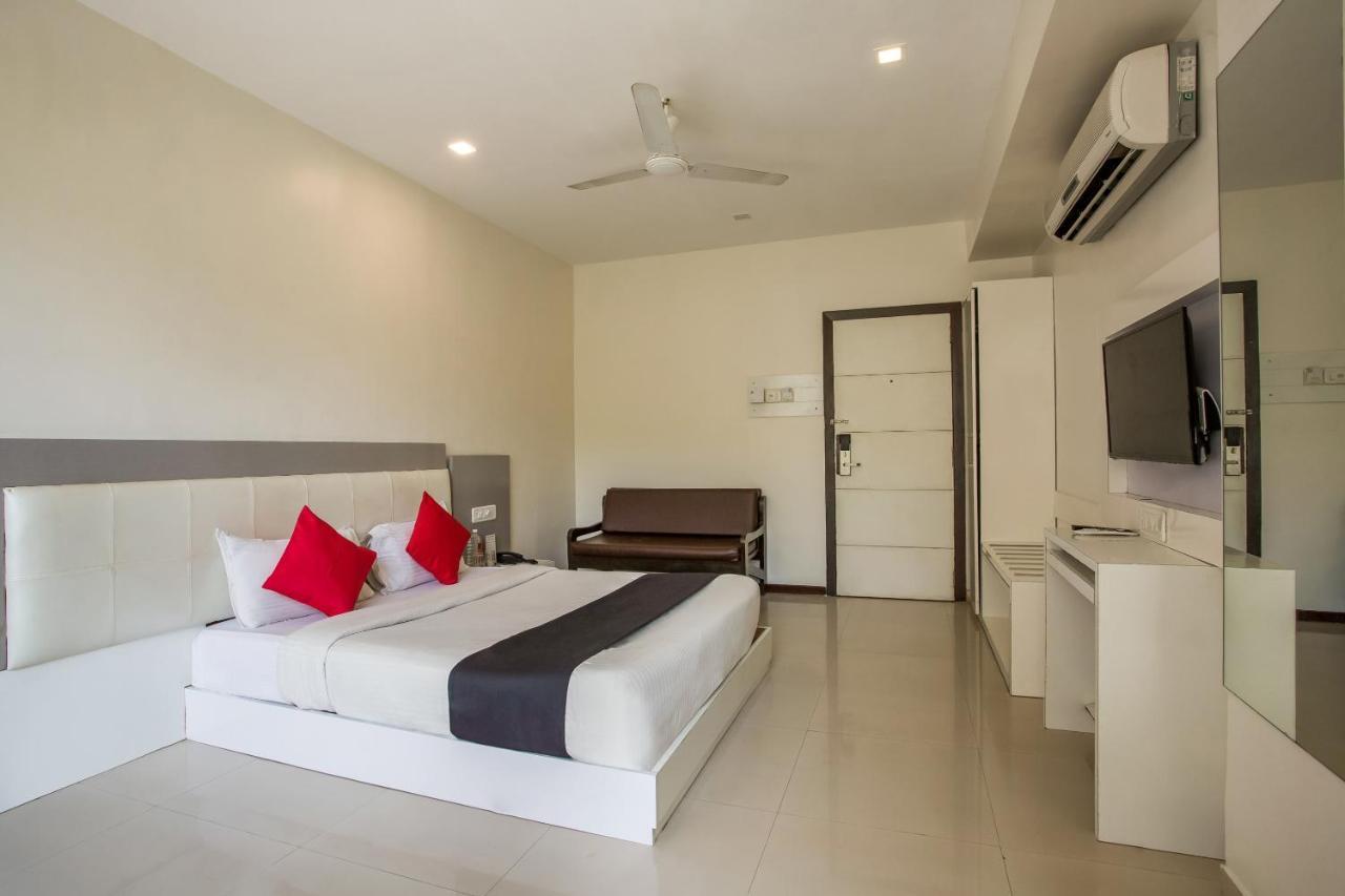 Capital O 35557 Hotel Aura Mumbai Dış mekan fotoğraf