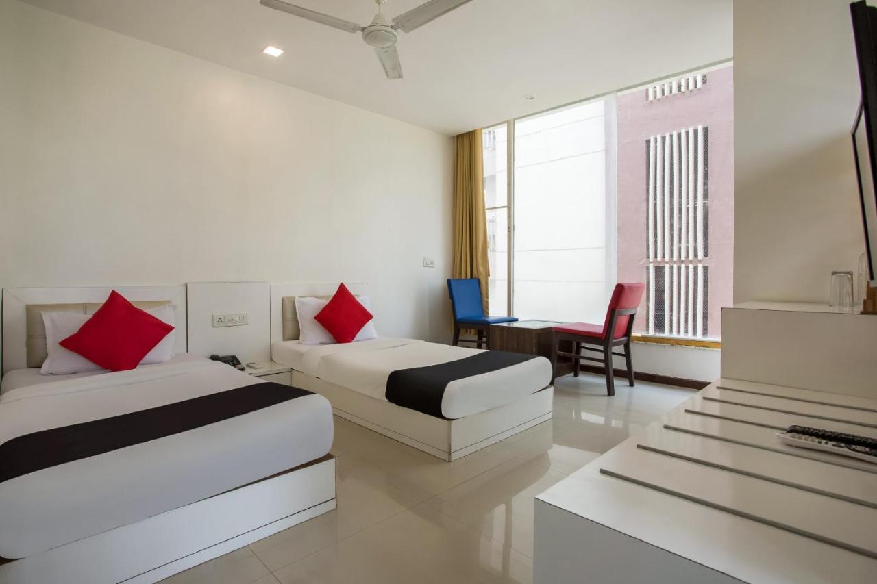Capital O 35557 Hotel Aura Mumbai Dış mekan fotoğraf