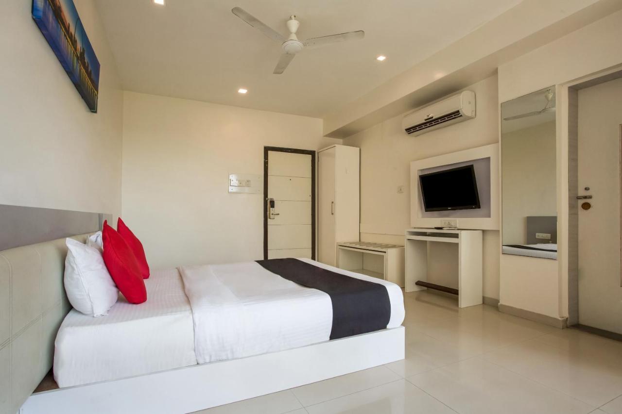 Capital O 35557 Hotel Aura Mumbai Dış mekan fotoğraf