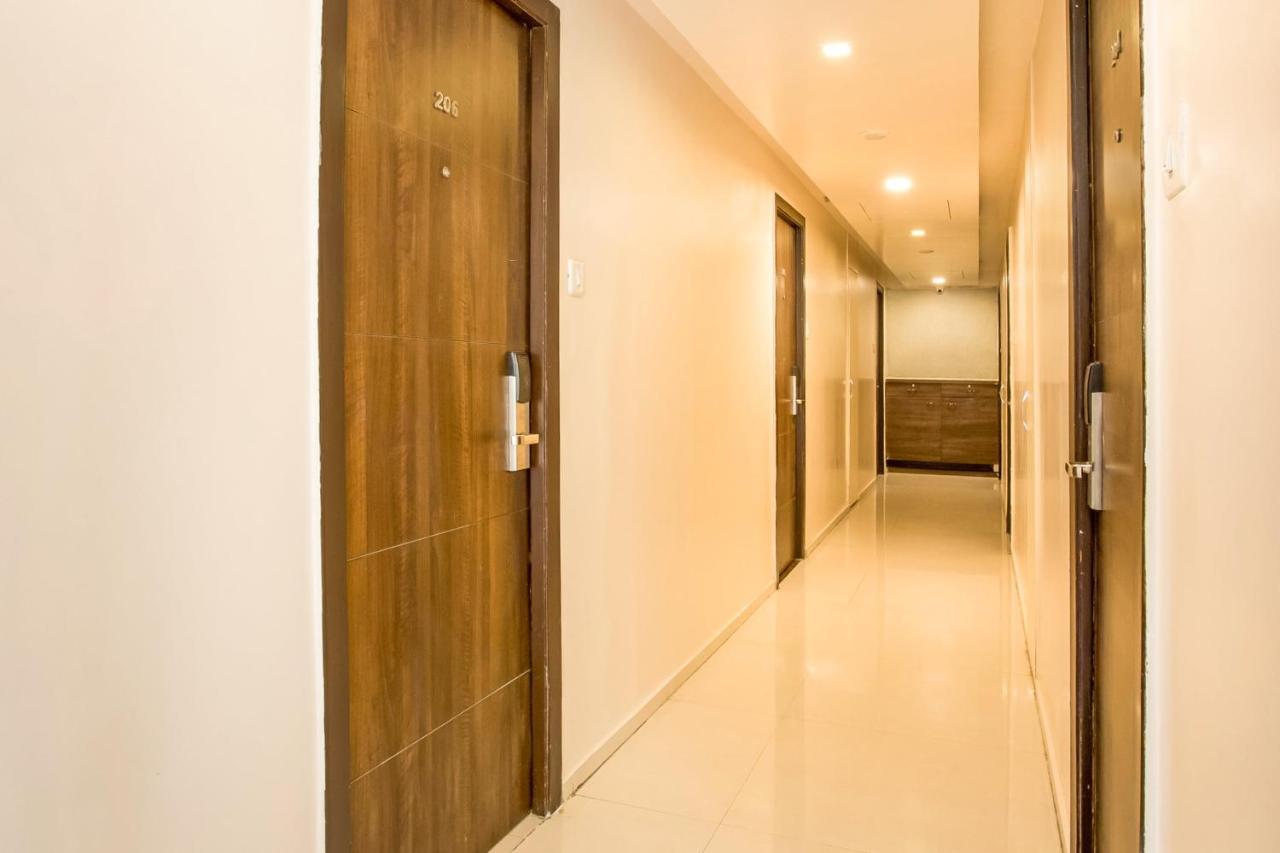 Capital O 35557 Hotel Aura Mumbai Dış mekan fotoğraf