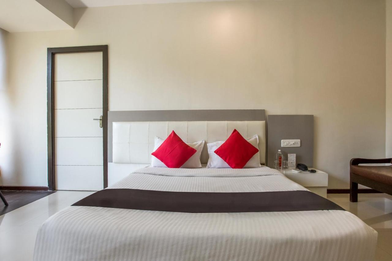 Capital O 35557 Hotel Aura Mumbai Dış mekan fotoğraf