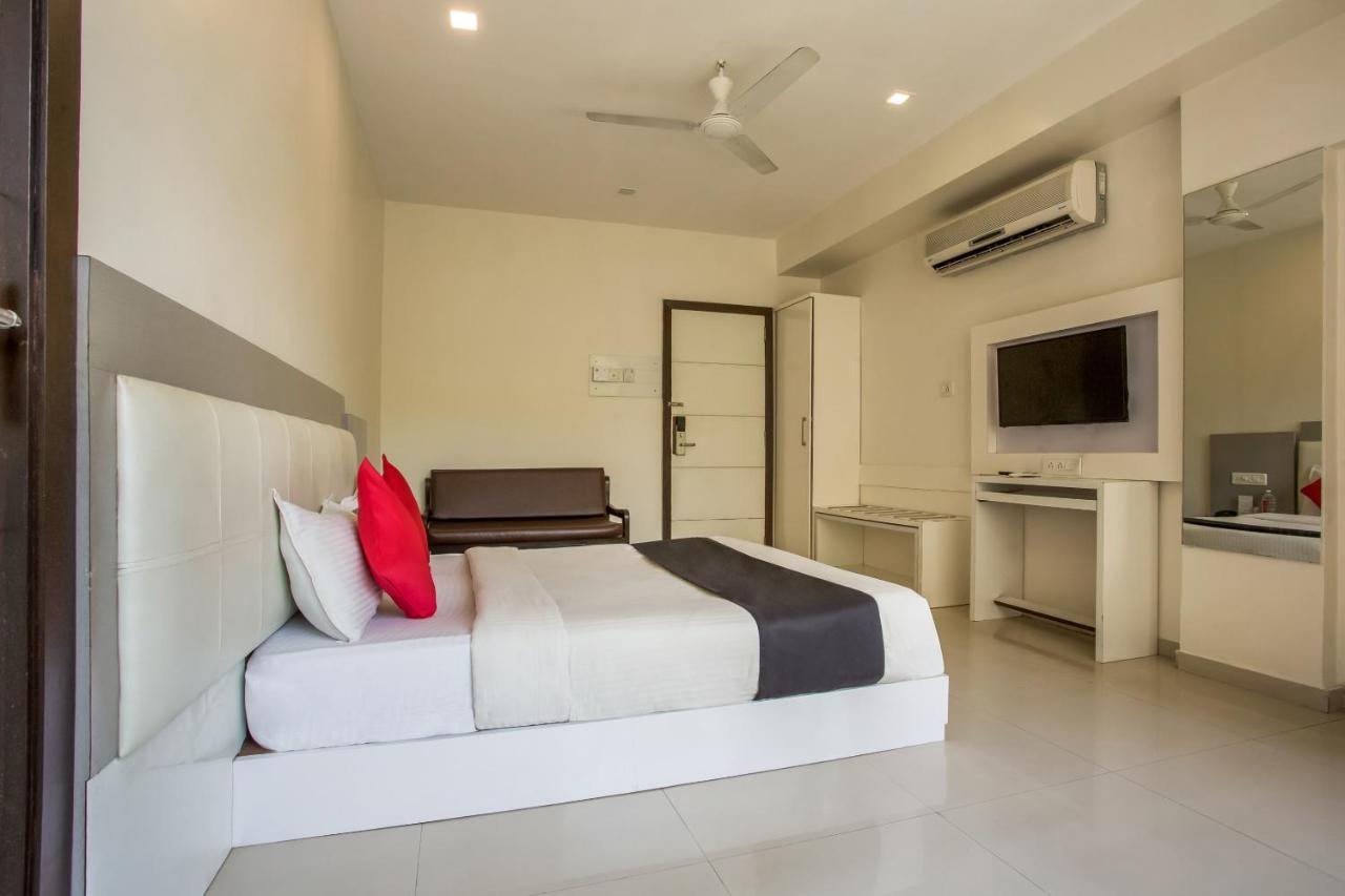 Capital O 35557 Hotel Aura Mumbai Dış mekan fotoğraf