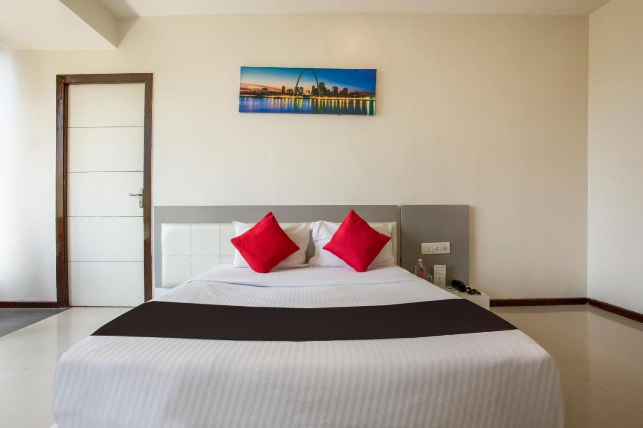 Capital O 35557 Hotel Aura Mumbai Dış mekan fotoğraf